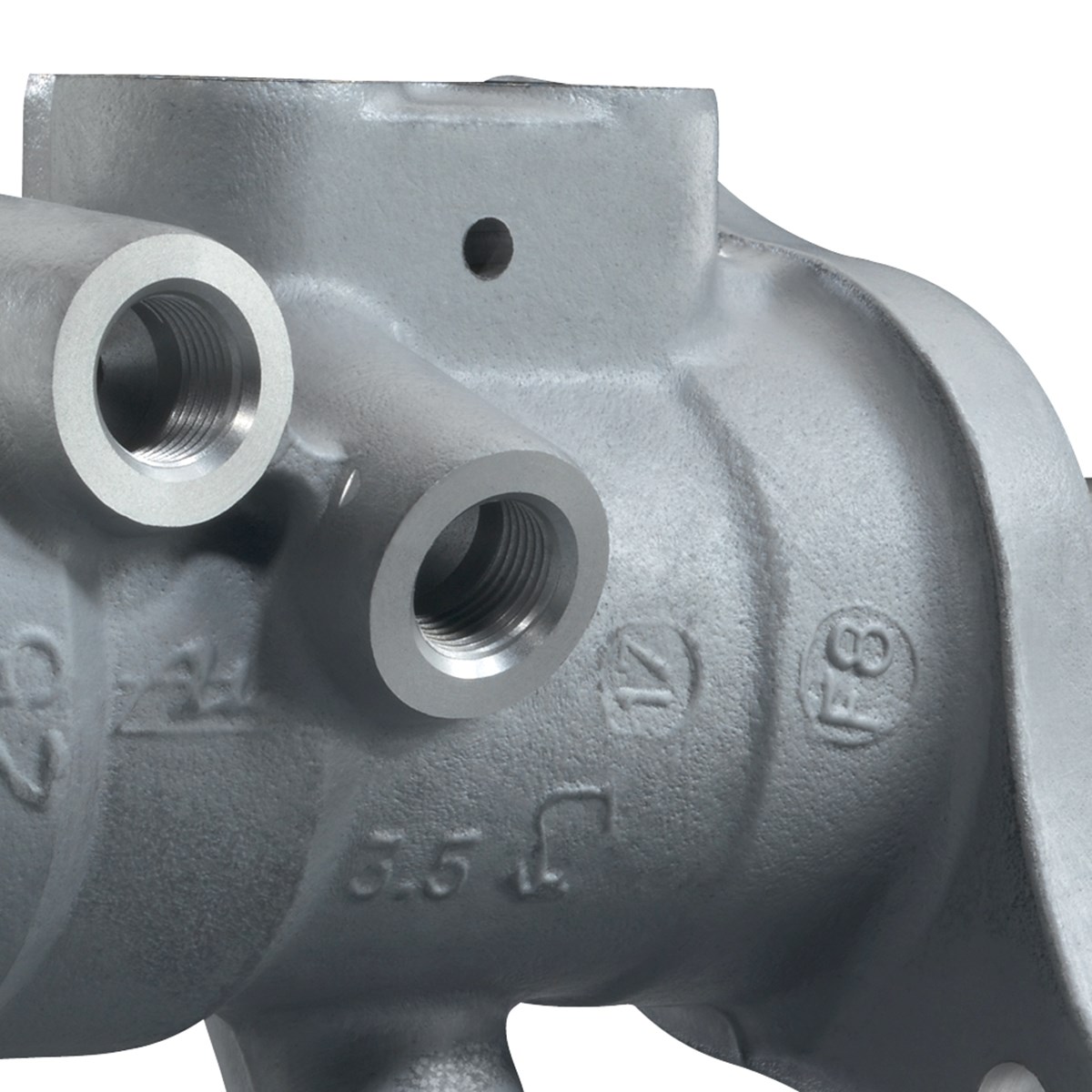 Master brake cylinder - detail view